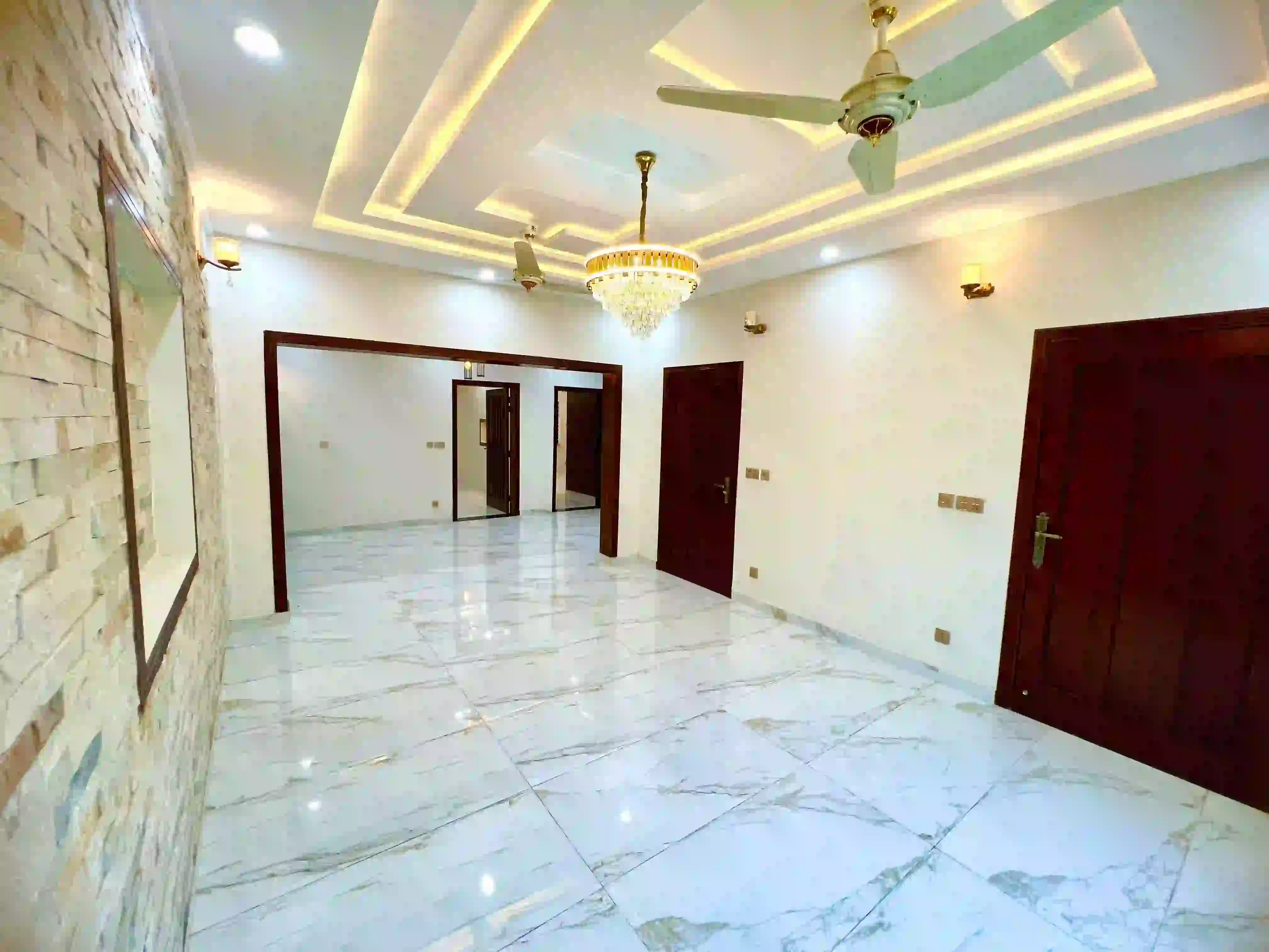 8 marla house price f17